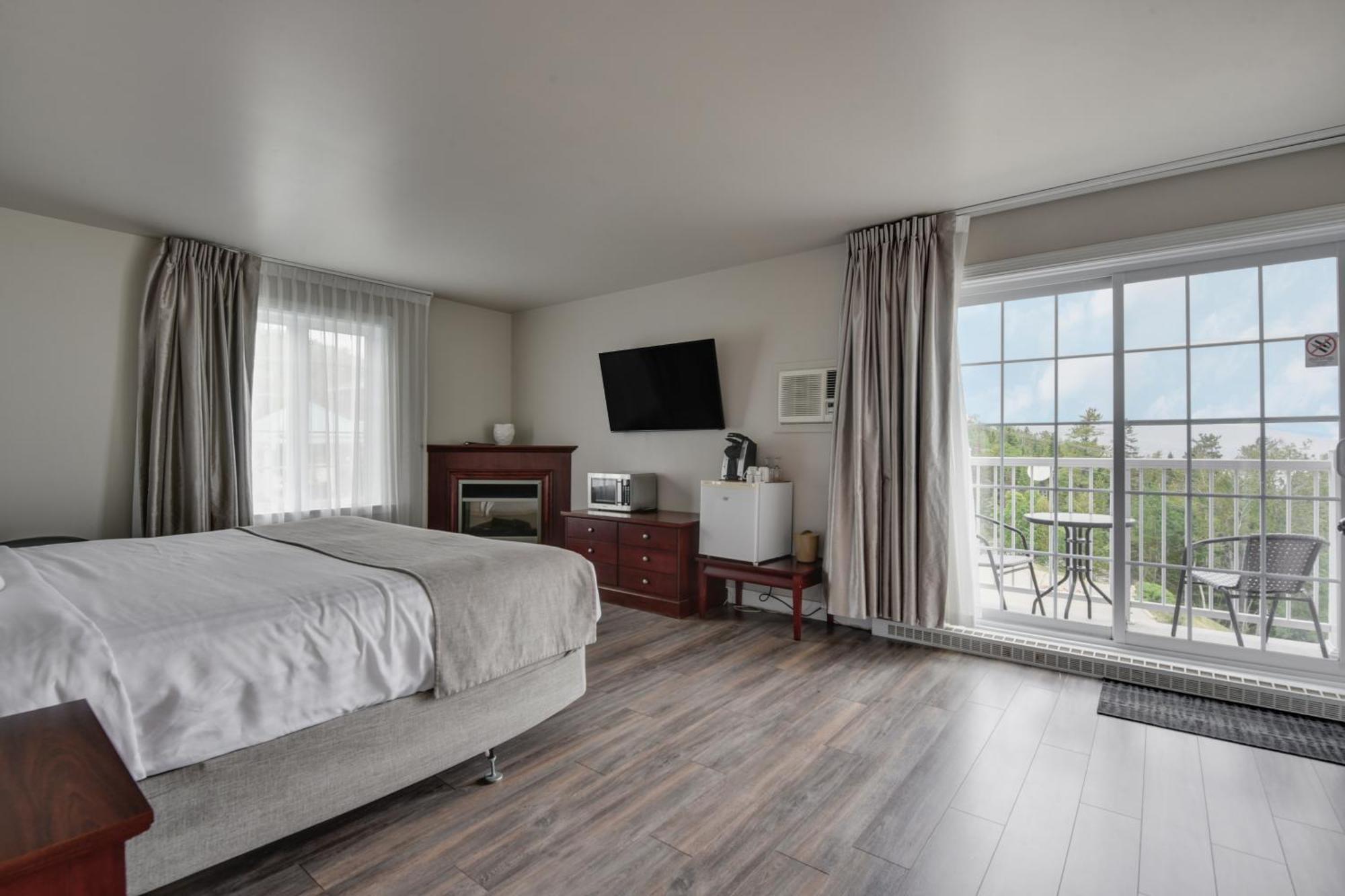 Hotel Et Pavillons Le Petit Manoir Du Casino La Malbaie Exteriér fotografie